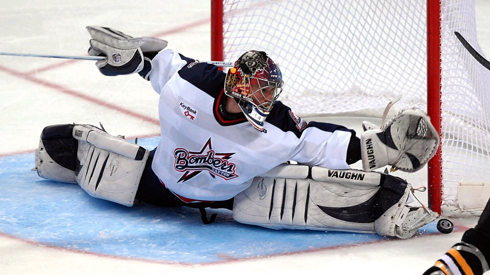 大学生拳击联赛总决赛 北体大与上体大战三小时 八个级别4_4平分秋色