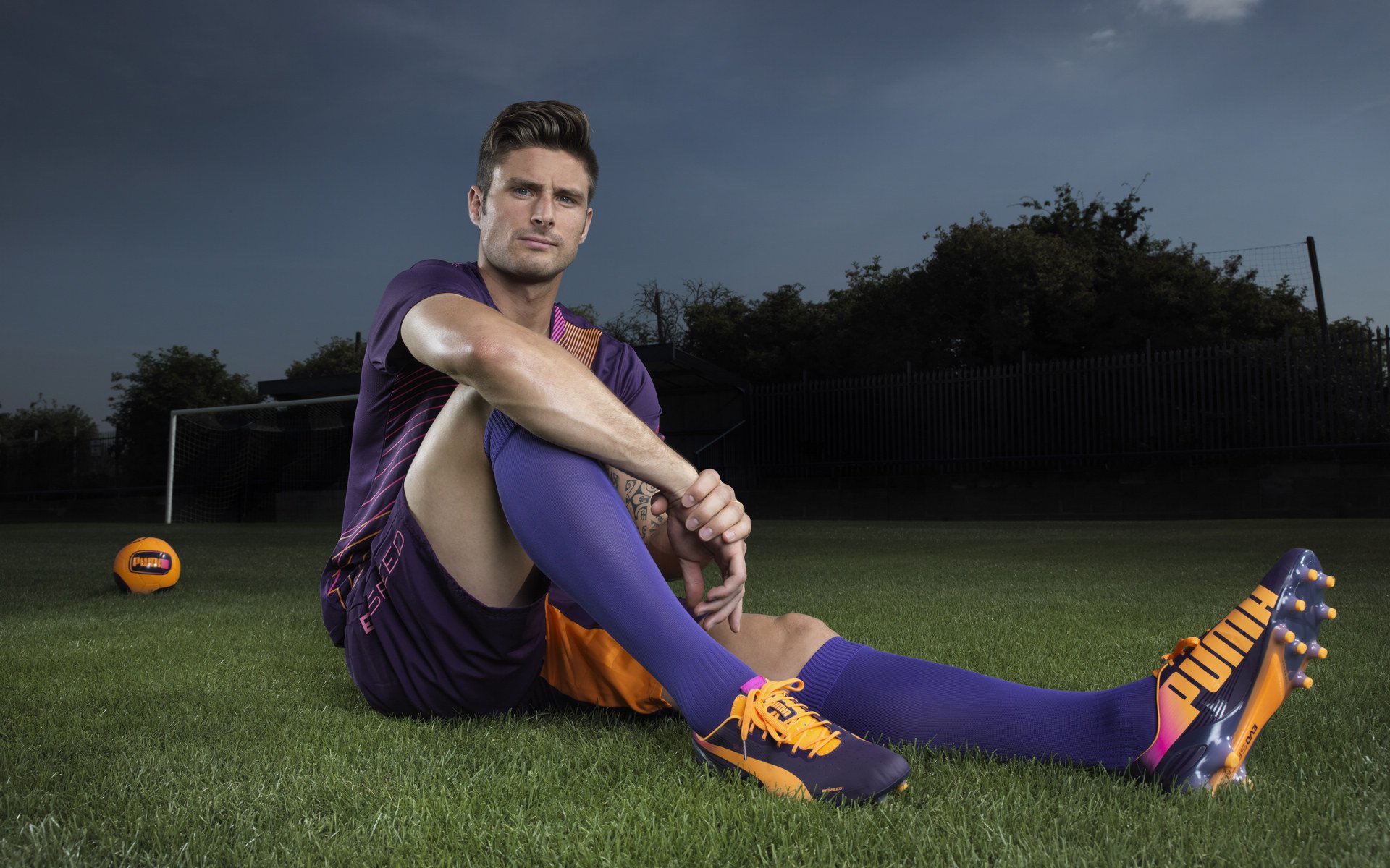 张继科与马龙表演对决 门票所得全部投入青少年乒乓球项目